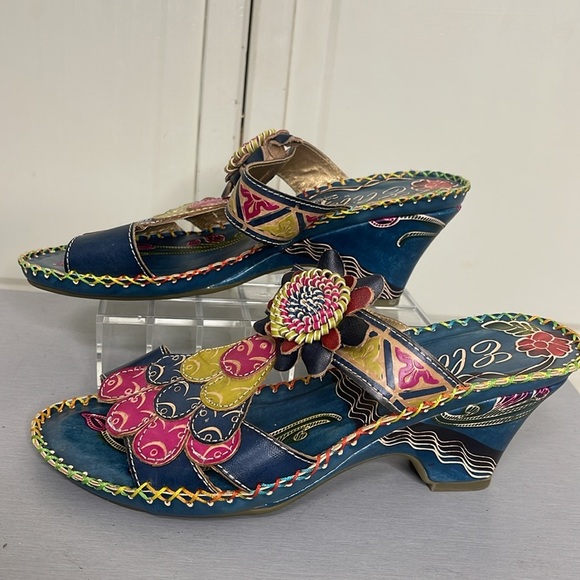 Elite by Corkys Women's Navajo Sandals Blue Pink Floral Leather Detail Sz 6 - Picture 3 of 9